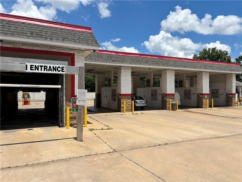 More Photos Of 16 Main St, Farmington Carwash For Sale