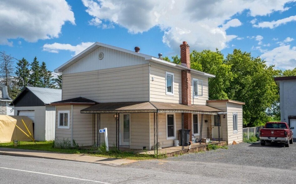 Primary Photo Of 754 County Rd 18, East Hawkesbury Flex For Sale