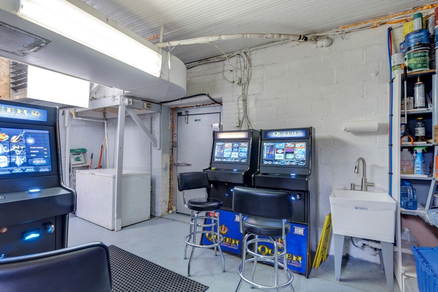 More Photos Of 834 Monticello Rd, Charlottesville Storefront Retail Residential For Sale