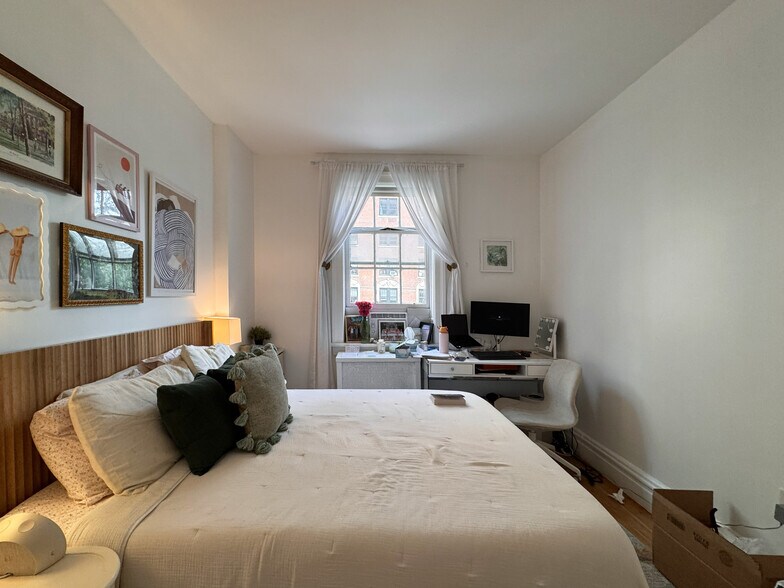 More Photos Of 29 Fifth Ave, New York Apartments For Lease