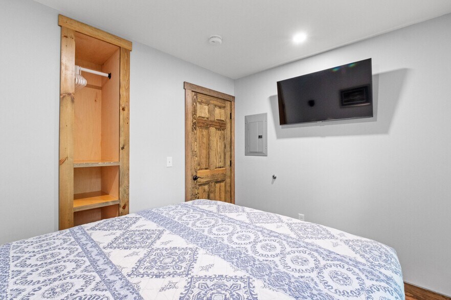 More Photos Of 291 Endicott St N, Laconia Hotel For Sale