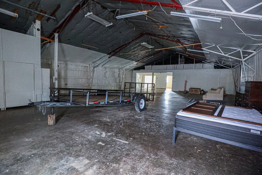 More Photos Of 633 N 6th St, Paducah Warehouse For Sale