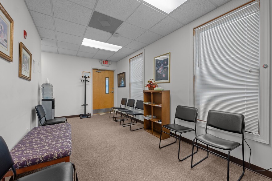 More Photos Of 2961 Crouse Ln, Burlington Medical For Lease