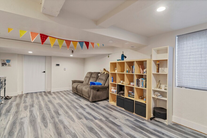 More Photos Of 1705 Commercial St SE, Salem Office Residential For Sale