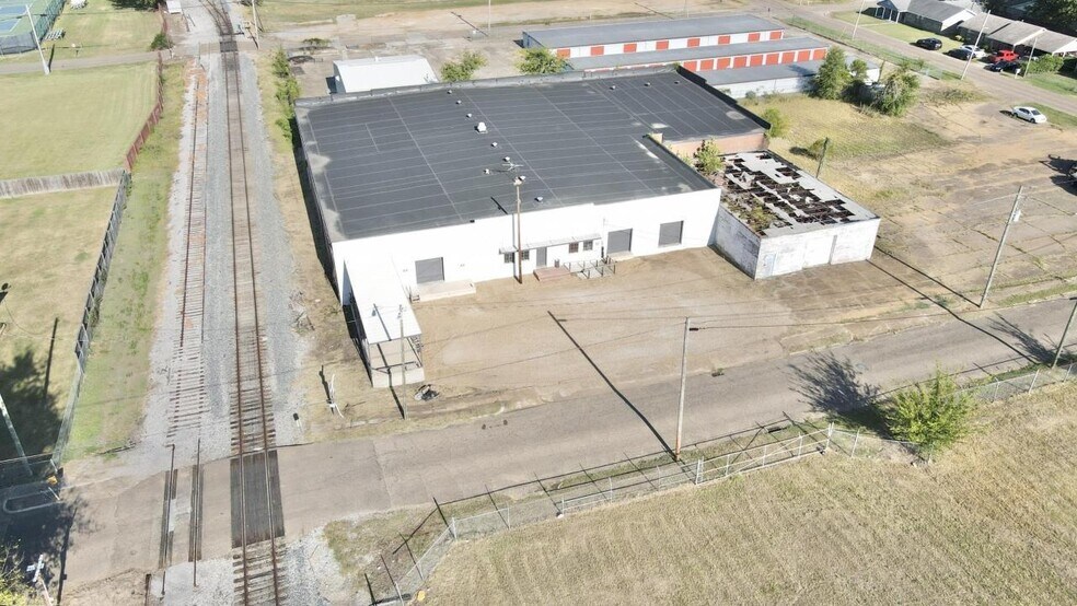 More Photos Of 803 9th St S, Columbus Warehouse For Lease