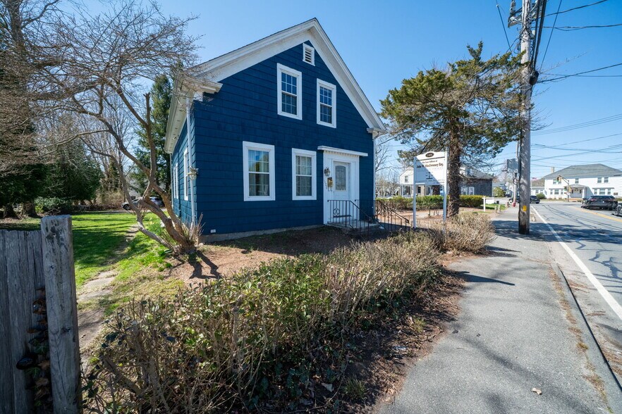 More Photos Of 1406 Tucker Rd, Dartmouth Office For Sale