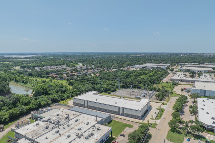 More Photos Of 2250 114th St, Grand Prairie Distribution For Sale