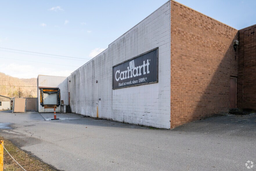 More Photos Of 539 Valley Dr, Oceana Storefront For Sale