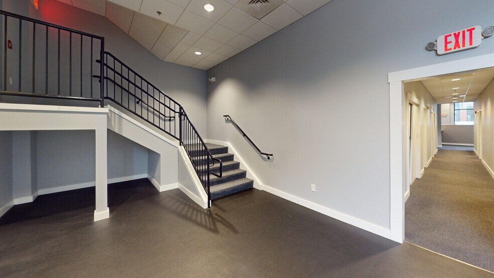 More Photos Of 7 Portwalk Pl, Portsmouth Apartments For Lease