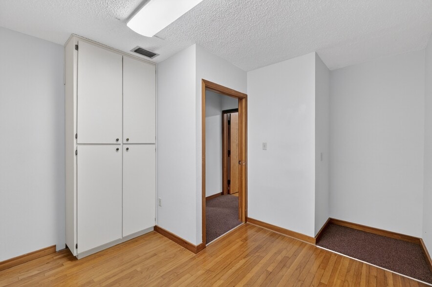 More Photos Of 708 Lee St, Leesburg Office For Lease