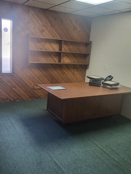 More Photos Of 1090 W Huron St, Waterford Medical For Sale