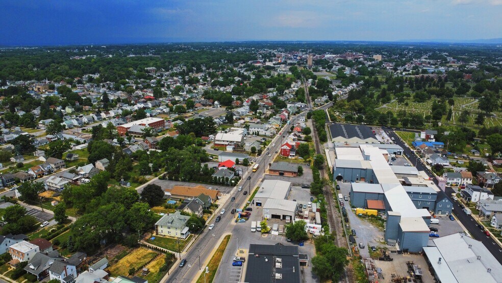 More Photos Of 916-926 S Potomac St, Hagerstown Service For Lease