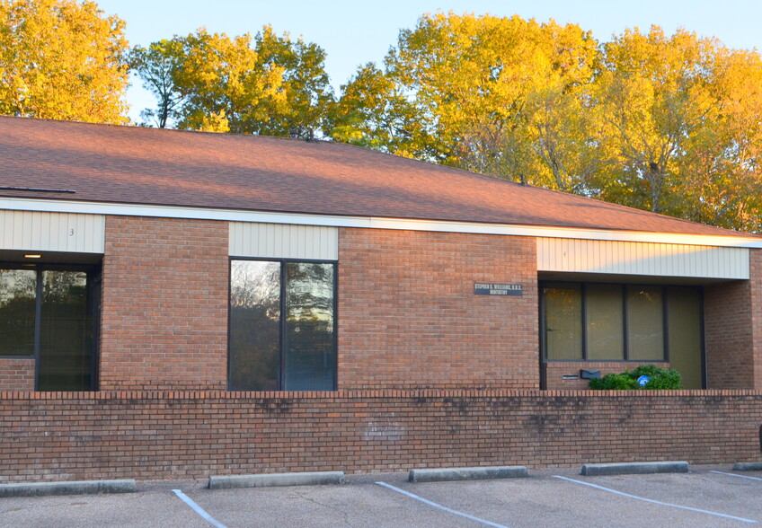 Primary Photo Of 5112 Stage Rd, Memphis Medical For Sale