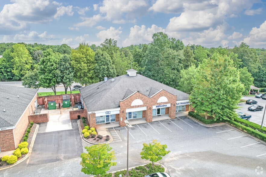 More Photos Of 8816 University East Dr, Charlotte Freestanding For Lease