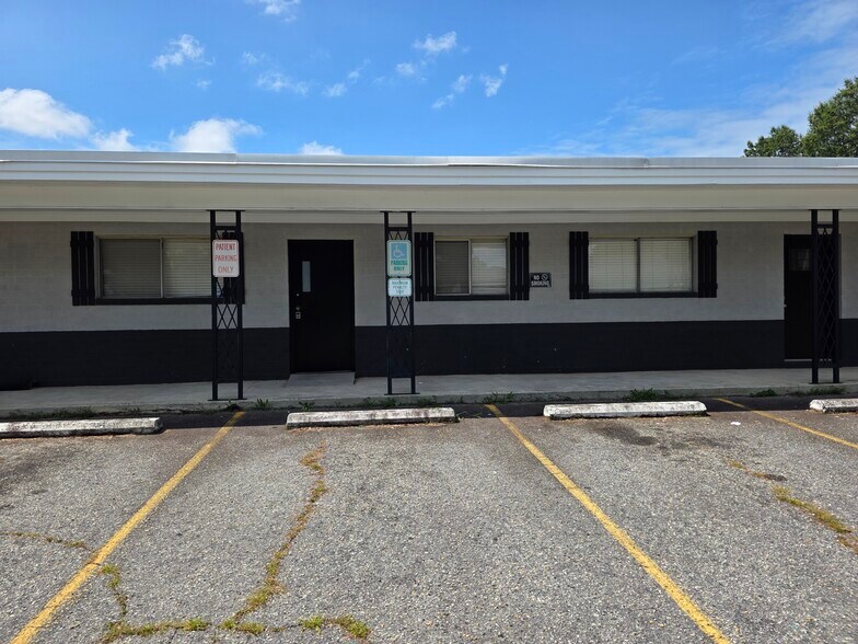 More Photos Of 706 Wilkins St, Smithfield Medical For Sale