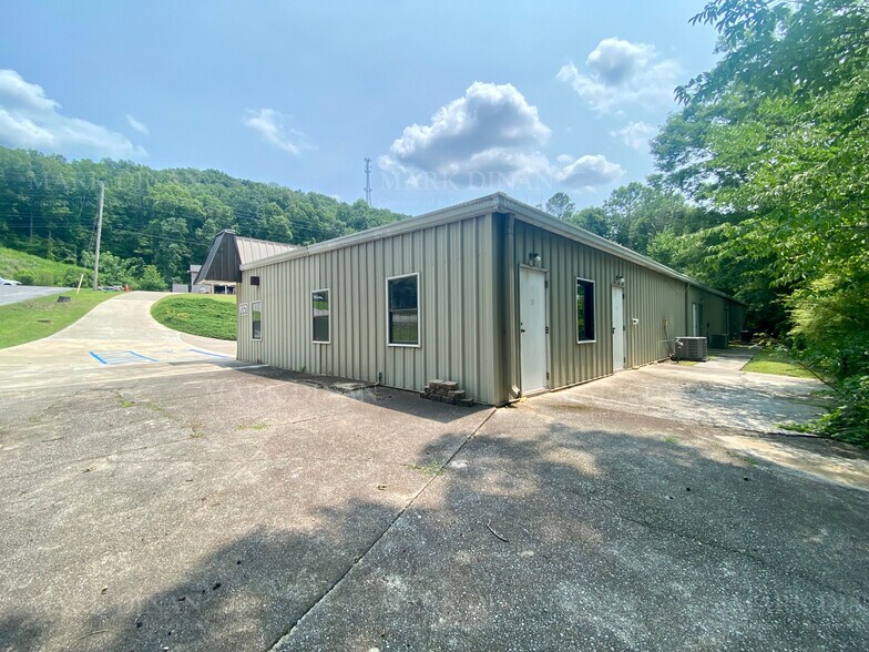 More Photos Of 2050 Oak Mountain Dr, Pelham Office For Sale