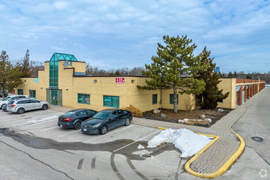 Primary Photo Of 3045 Southcreek Rd, Mississauga Showroom For Sale