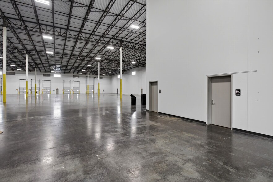 More Photos Of 421 Mason Rd, La Vergne Warehouse For Lease