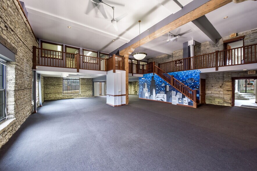 More Photos Of 30 S Shumway Ave, Batavia Office For Lease