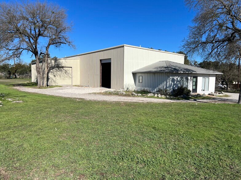 More Photos Of 5206 Beacon Dr, Austin Warehouse For Lease