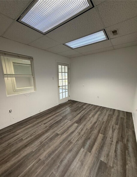 More Photos Of 10639 Business Route 21, Hillsboro Office For Lease
