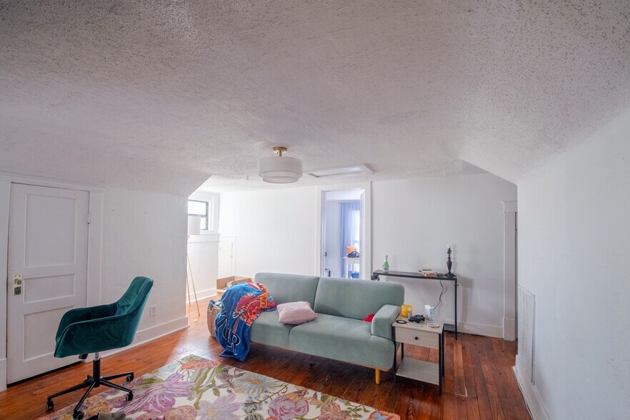 More Photos Of 928 Mcferrin Ave, Nashville Office Residential For Sale