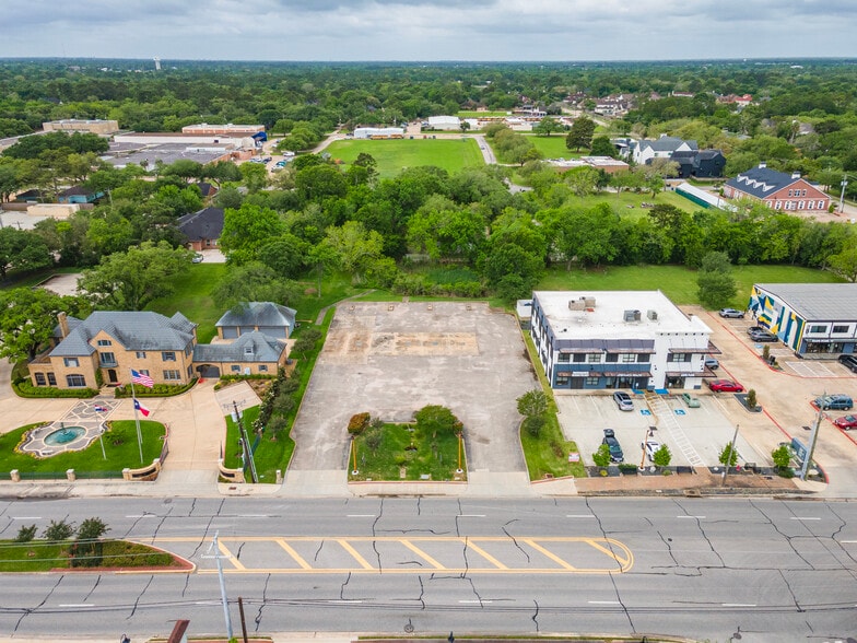 More Photos Of 310 Friendswood Dr, Friendswood Land For Lease