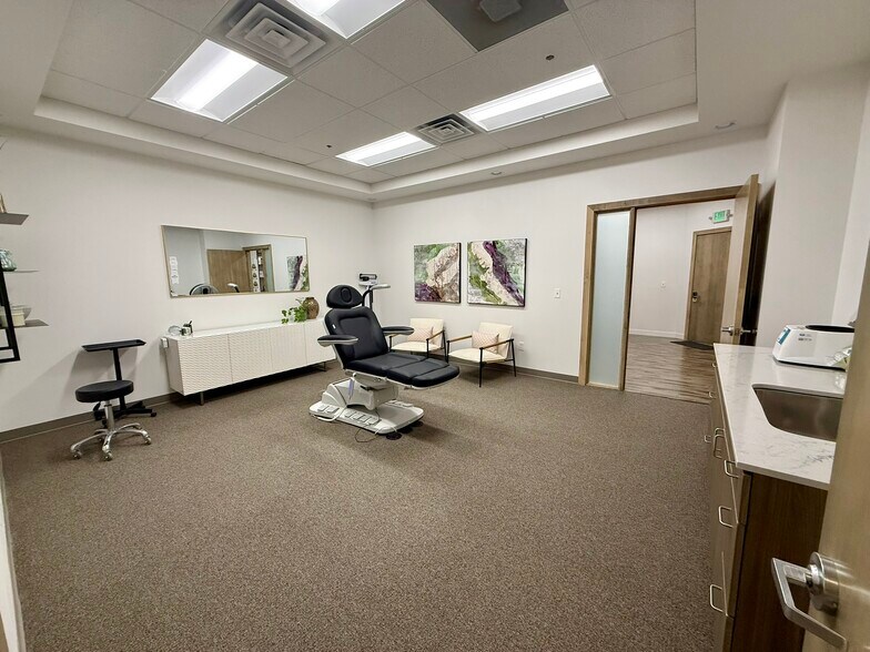 More Photos Of 12481 S Fort St, Draper Medical For Lease