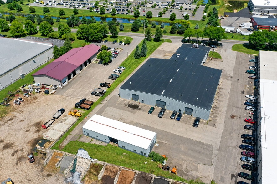 More Photos Of 481 Sullivan Ave, South Windsor Manufacturing For Lease