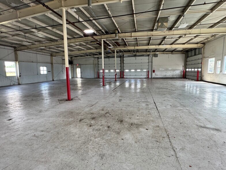 More Photos Of 14515 Industry Dr, Hagerstown Warehouse For Lease