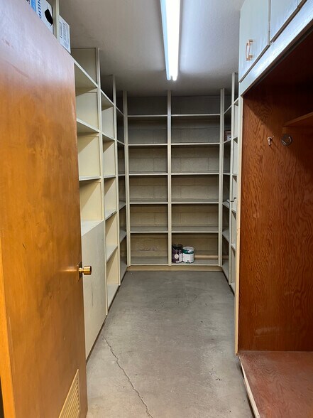 More Photos Of 3183 S Parkway Dr, Fresno Office For Lease