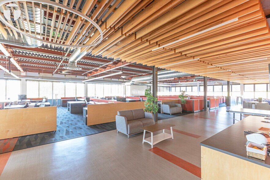 More Photos Of 2401-2407 J St, Sacramento Loft Creative Space For Lease