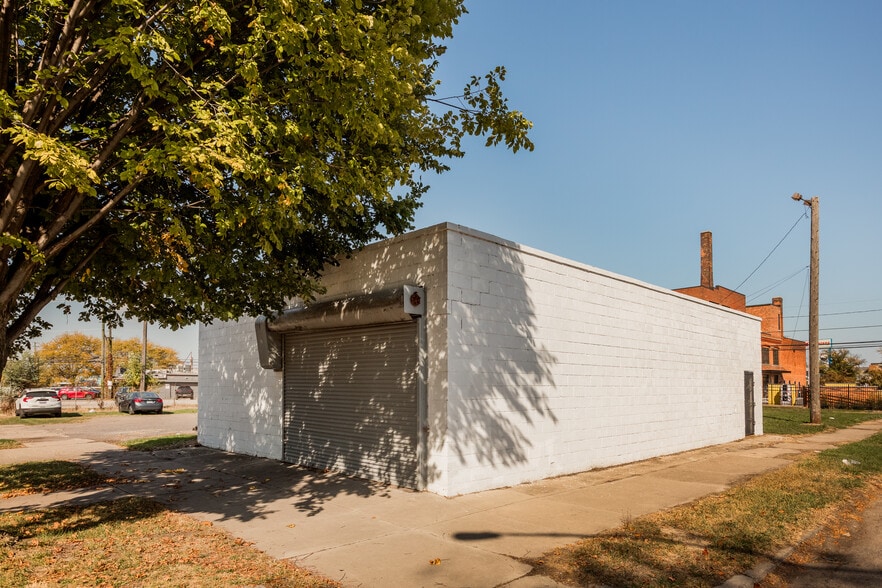 More Photos Of 2200 Vermont St, Detroit Auto Repair For Sale