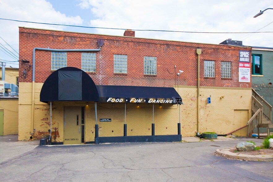 More Photos Of 17 N Washington St, Ypsilanti General Retail For Sale