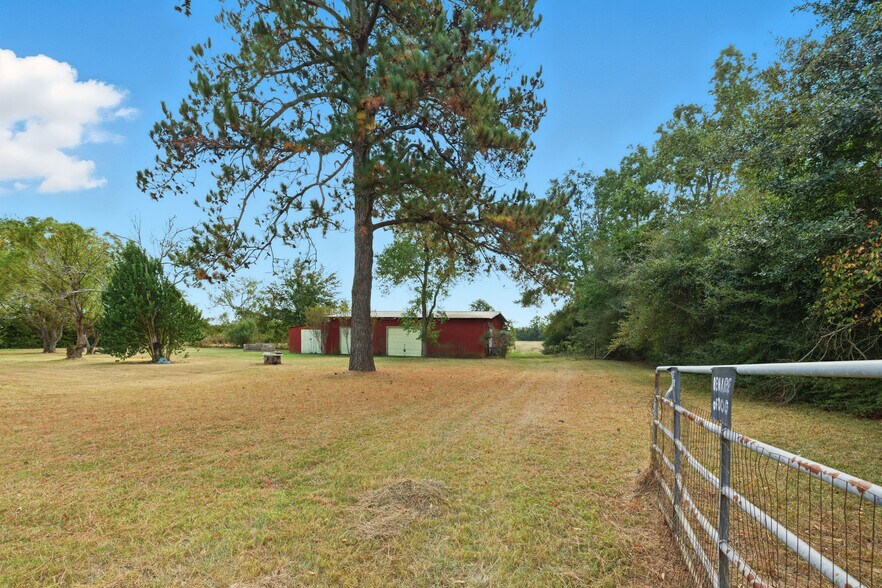 More Photos Of 29211 Castle Rd, Waller Specialty For Sale