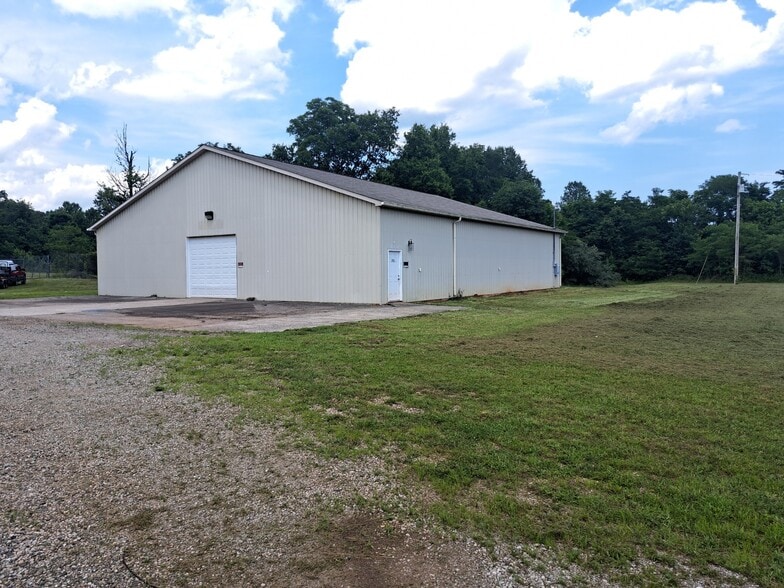 More Photos Of 4760 Roane State Hwy, Rockwood Warehouse For Lease