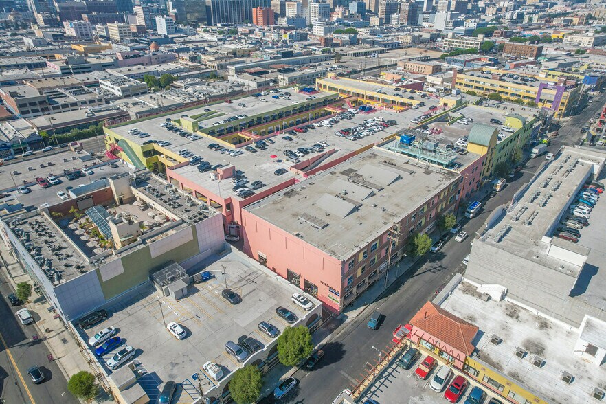 More Photos Of 1100 S San Pedro St, Los Angeles Storefront For Sale