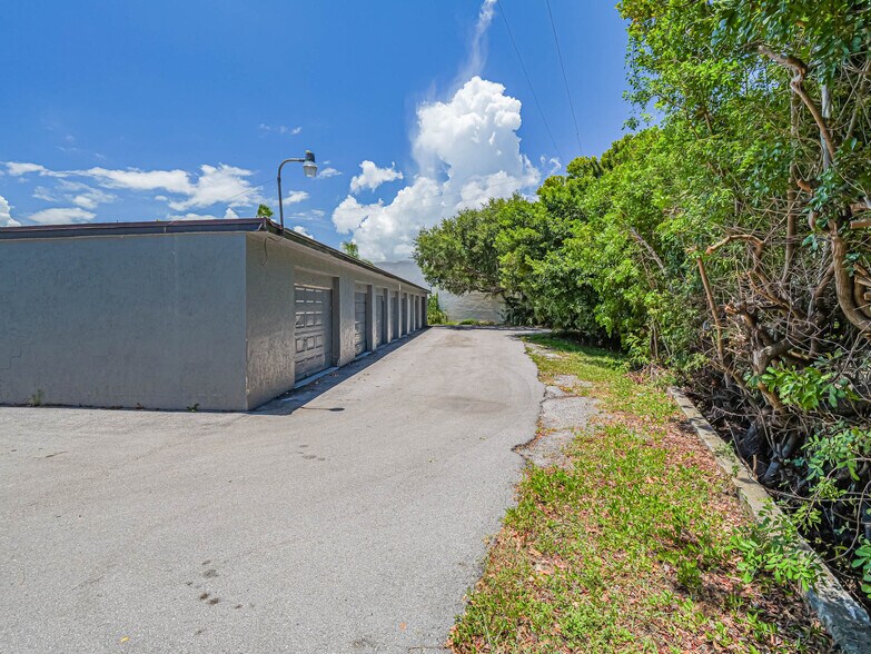 More Photos Of 1238-1248 16th St, Vero Beach Storefront For Sale