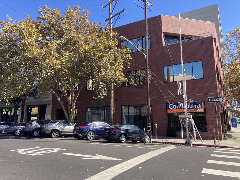 Primary Photo Of 140-160 Franklin St, Oakland Office For Lease