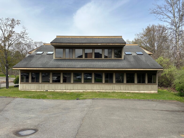 More Photos Of 574 Heritage Rd, Southbury Office For Sale