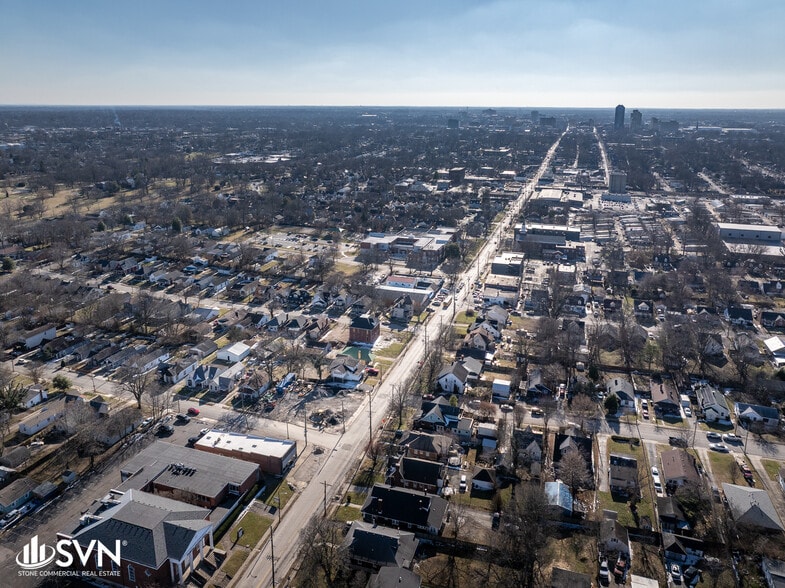 More Photos Of 1200 N Limestone, Lexington Storefront Retail Office For Sale