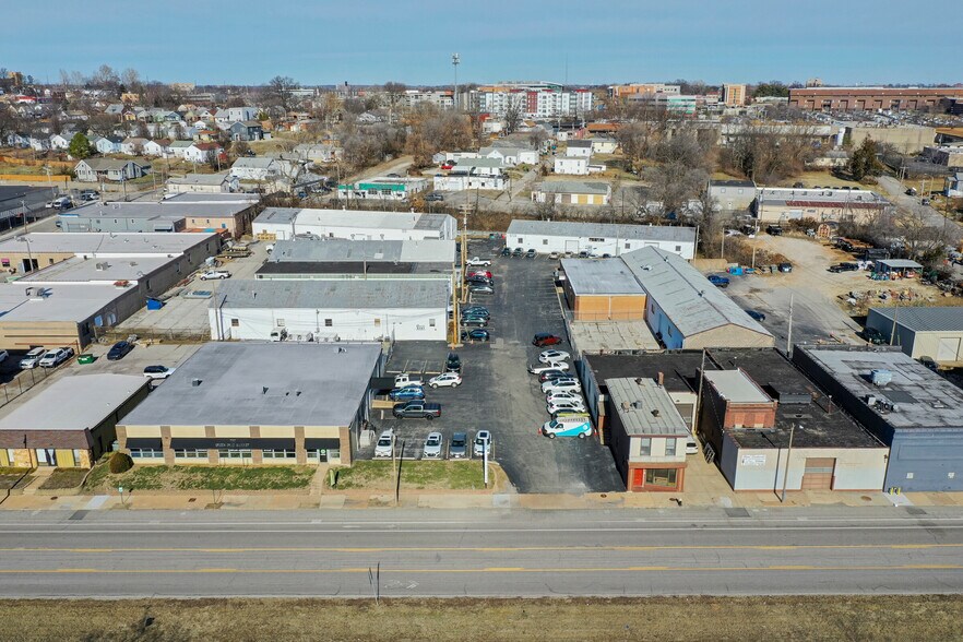 Primary Photo Of 5723-5733 Manchester Ave, Saint Louis Industrial For Lease