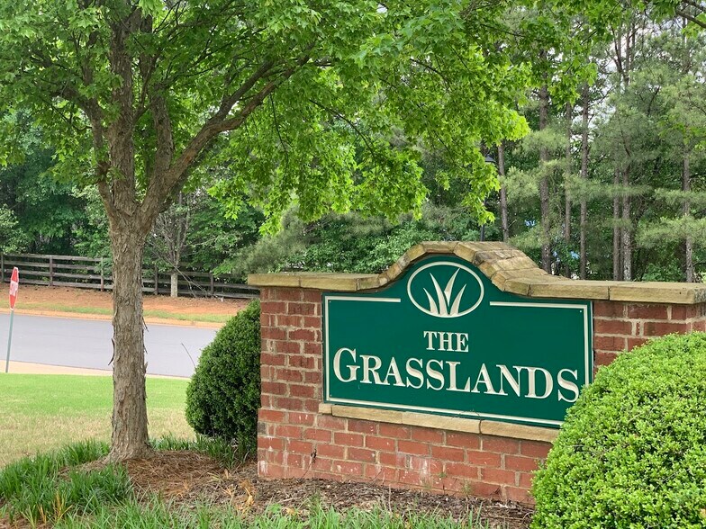 More Photos Of 1825 Lockeway Dr, Alpharetta Office For Sale