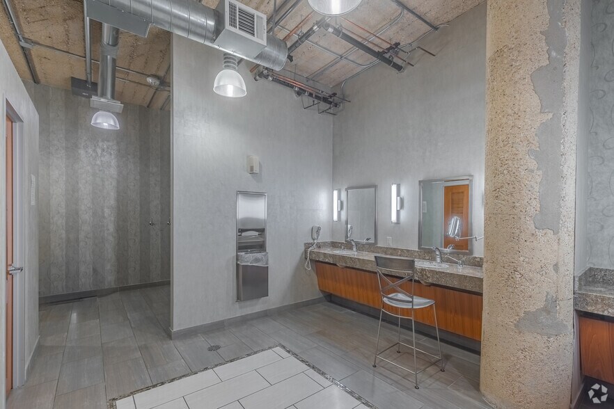 More Photos Of 1701 N Market St, Dallas Loft Creative Space For Lease