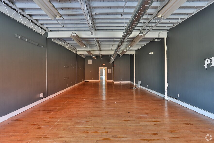 More Photos Of 900 E Main St, Easley Storefront Retail Office For Lease