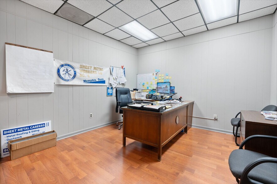 More Photos Of 6735 Whitten Pl, Memphis Service For Sale