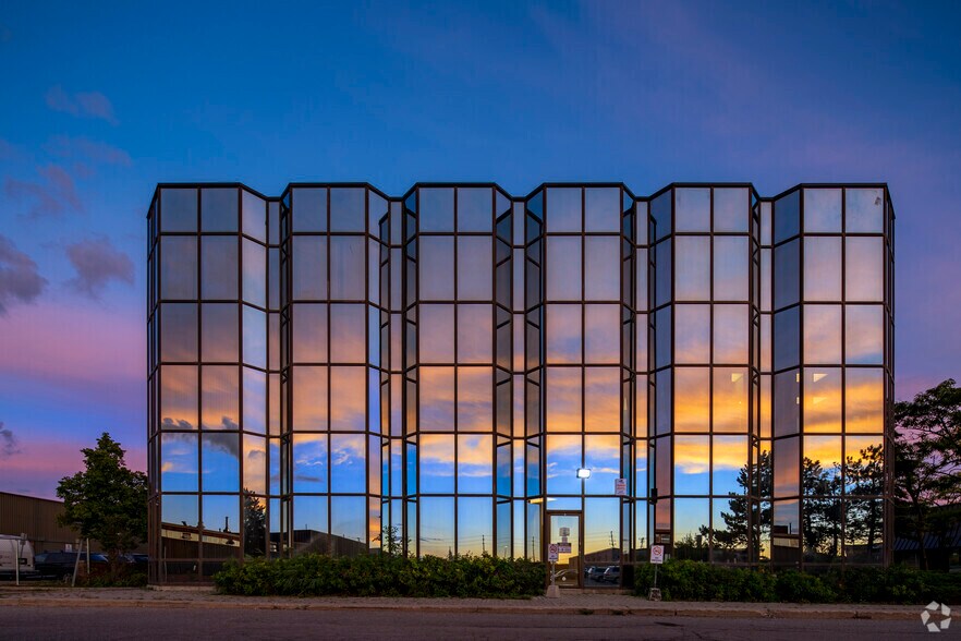 More Photos Of 350 Rutherford Rd S, Brampton Office For Lease