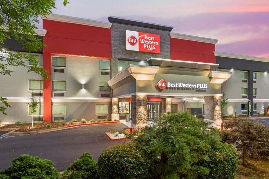 Primary Photo Of 107 Interstate Dr NW, Cleveland Hotel For Sale