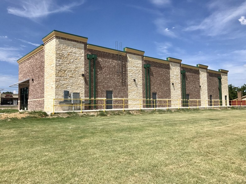 More Photos Of Keller Springs Rd & Kelly Blvd, Carrollton Storefront Retail Office For Lease