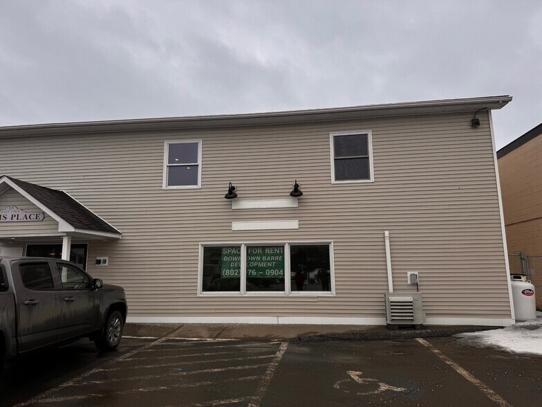 More Photos Of 15 Cottage St, Barre City Flex For Lease